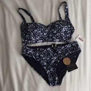 Nip tuck swimsuit US 6